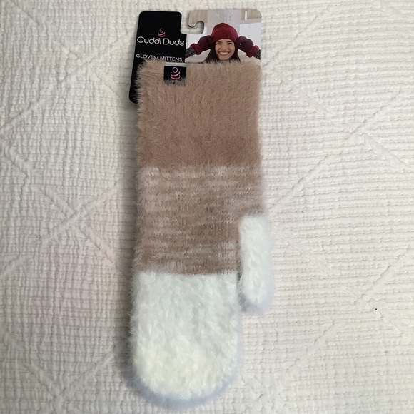 Cuddl Duds NWT Tan and White Ombré Fuzzy Warm mittens - Picture 3 of 8